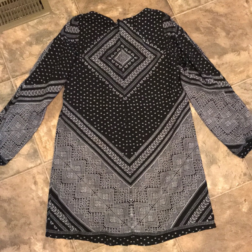 Dress - Picture 4 of 4